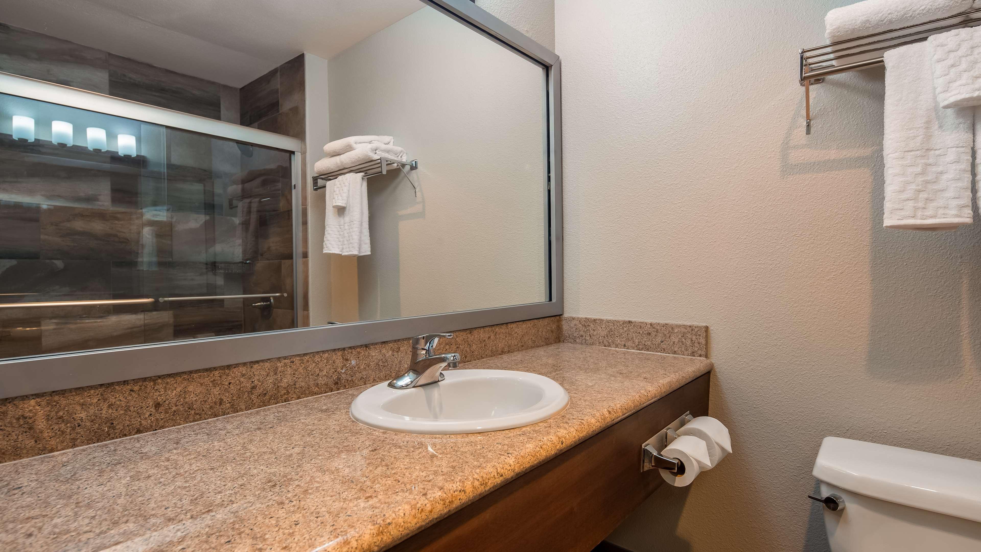 Best Western Plus Vineyard Inn Livermore Exterior photo
